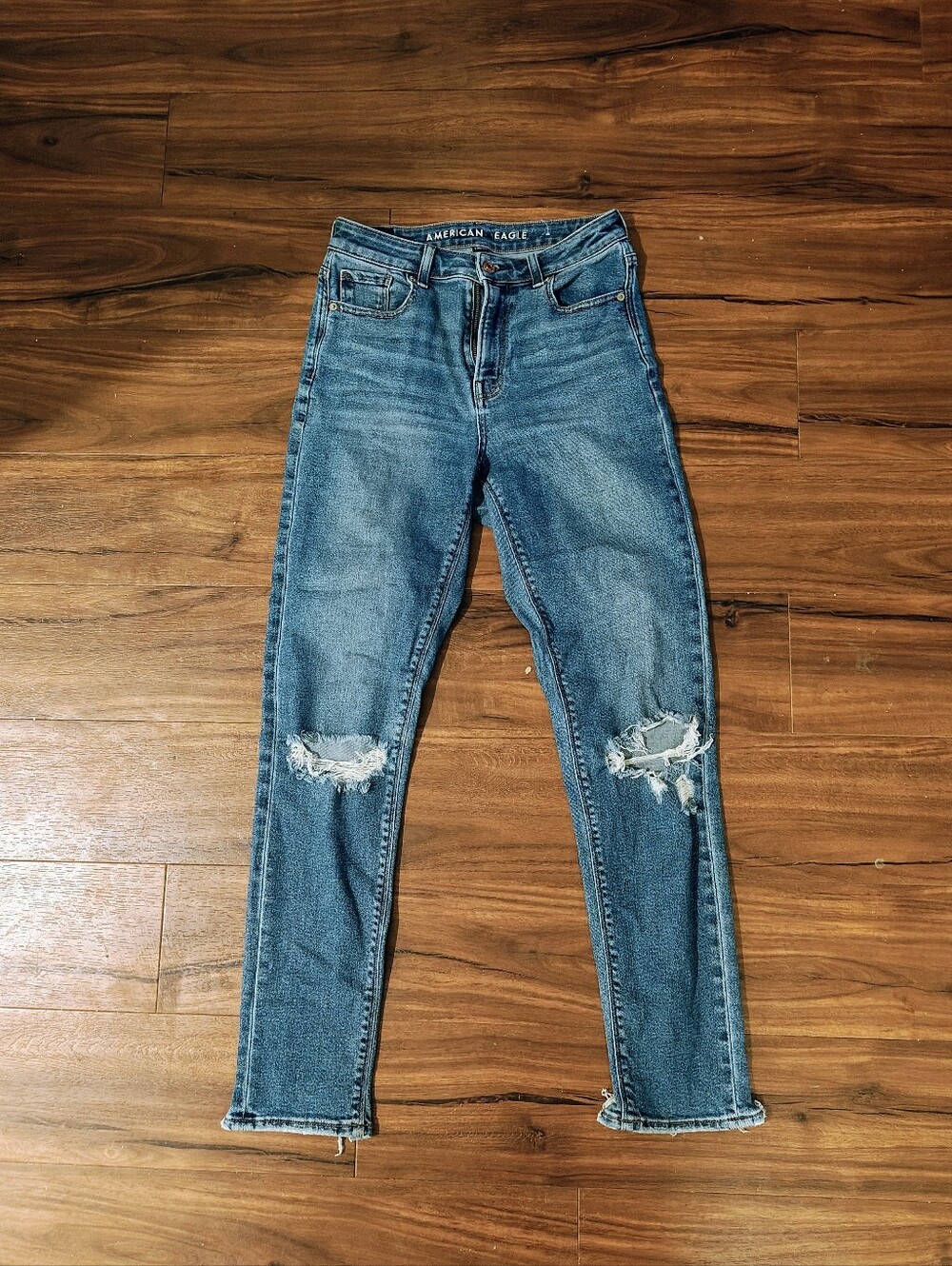 American Eagle Outfitters Women's Medium Blue Distressed Mom Jeans 0